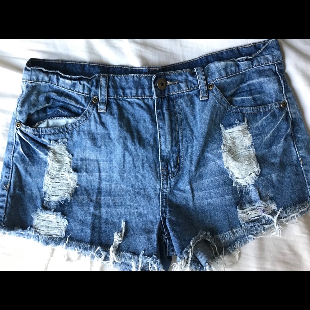 Forever 21 Women’s ripped denim shorts